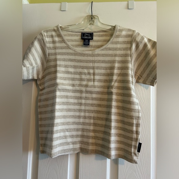 Beige and Cream Tshirt - Picture 2 of 3